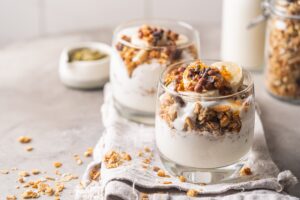 Crunchy honey granola